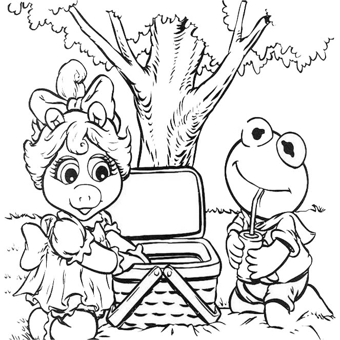 Free Muppet Babies Miss Piggy and Kermit Having a Picnic Coloring Pages printable